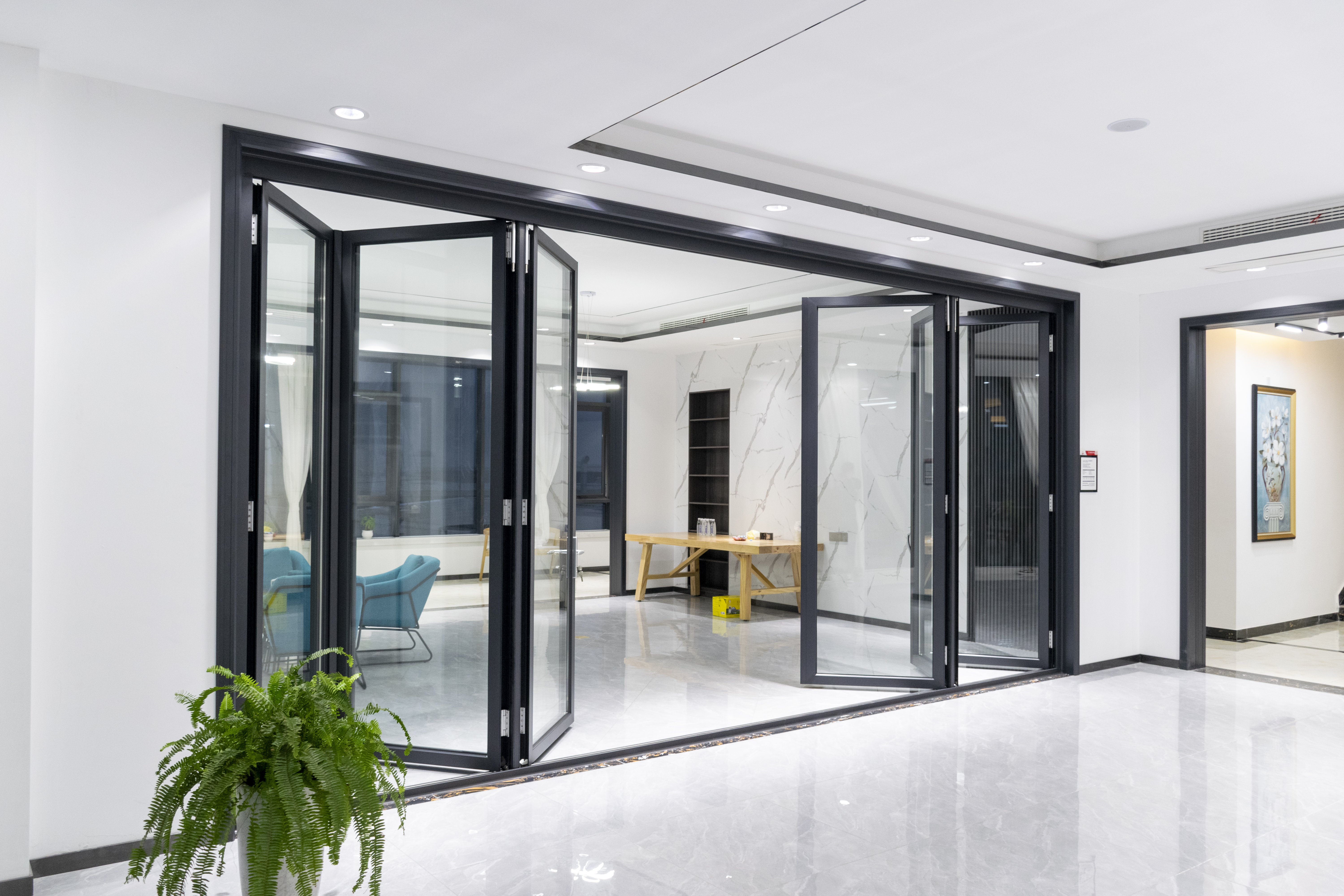 Bi-folding door
